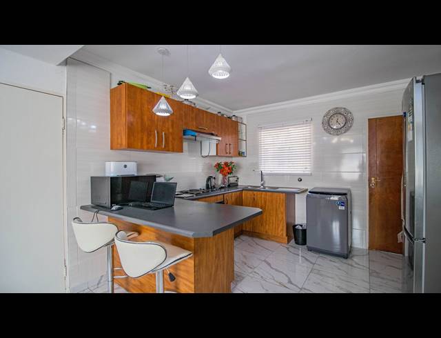 2 BEDROOM TOWNHOUSE FOR SALE IN MAGALIESBERG COUNTRY ESTATE